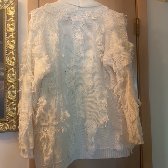 Vintage gently worn sweater with loops of yarn - Picture 5 of 8